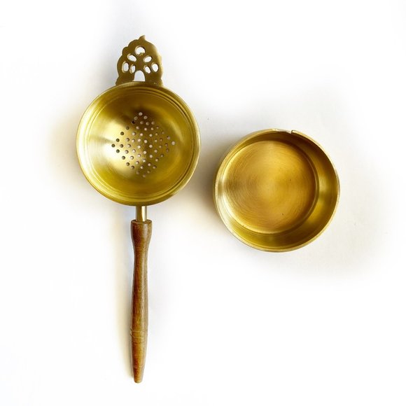 Antique Look Loose Leaf Tea Strainer in Brass & Wood with Resting Bowl - Picture 5 of 5